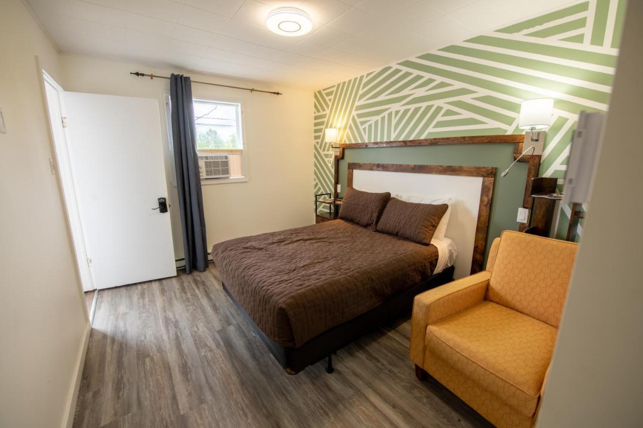 Motel Fleur De Lys Magog Exterior foto